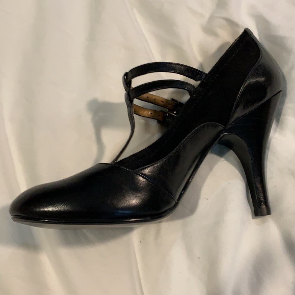 Nine West Women’s Baby Doll heels - Picture 8 of 8